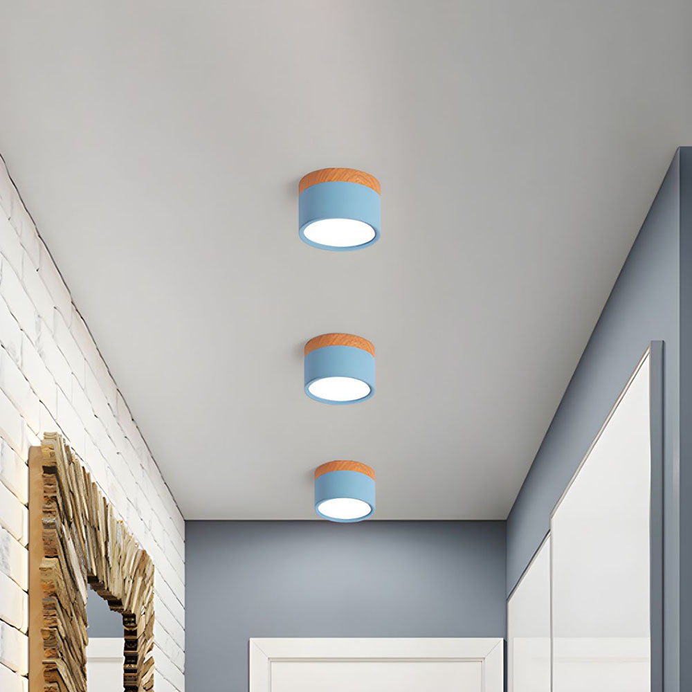 Plafonnier rond moderne en aluminium avec accents en bois et LED, éclairage scandinave pour entrée, salle à manger et salon | Sansoti