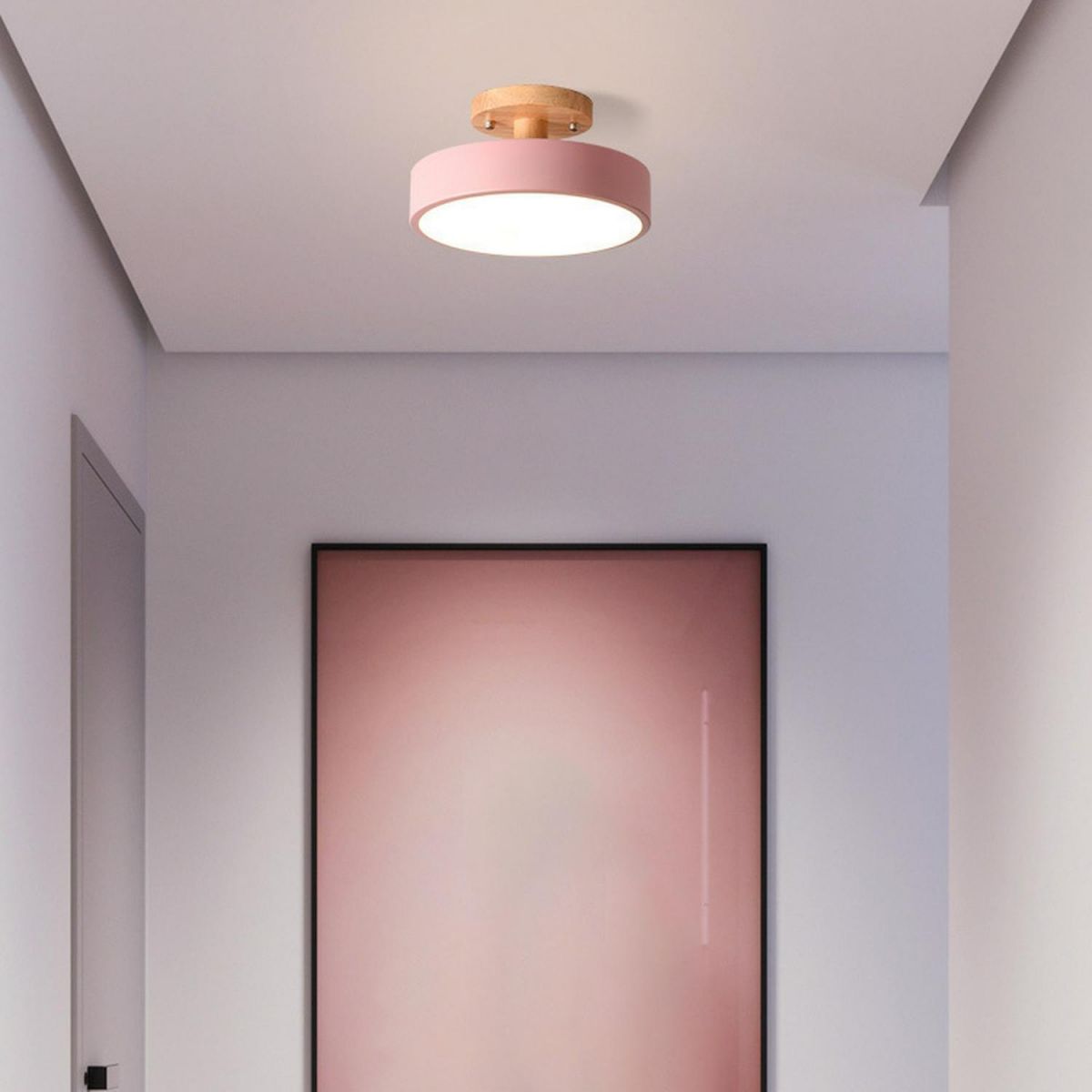 Plafón de madera natural y pantalla en tonos pastel | Diseño escandinavo moderno para dormitorio y salón | Sansoti