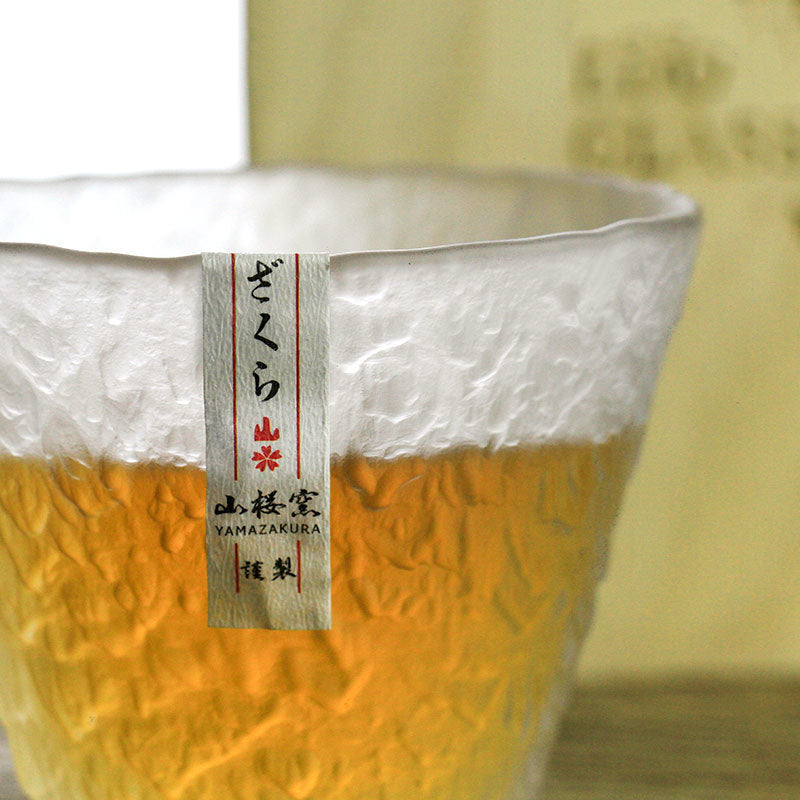 Handgefertigtes Whiskyglas mit japanischem Schneerelief – Hitzebeständiges Glas 200ml – Inklusive Holz-Aufbewahrungsbox – Zeitloses Trinkerlebnis | Sansoti