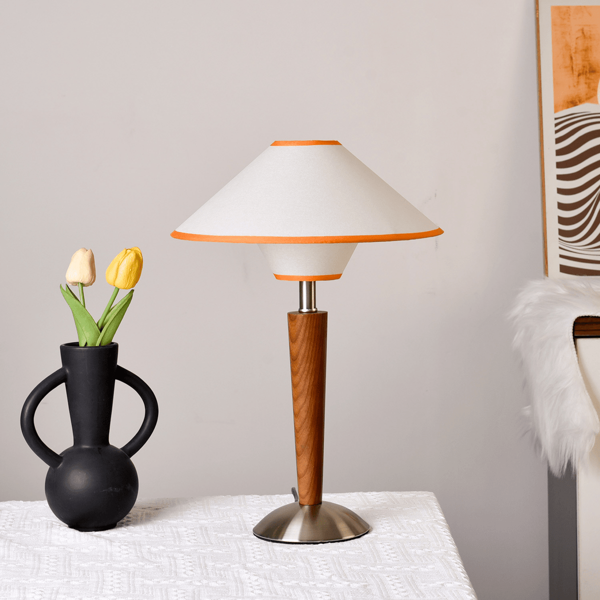 Holz-Tischleuchte mit Stoffschirm – Walnuss oder Nickel – warmes, modernes Design – E26/E27 – Plug-in mit Schalter | Sansoti