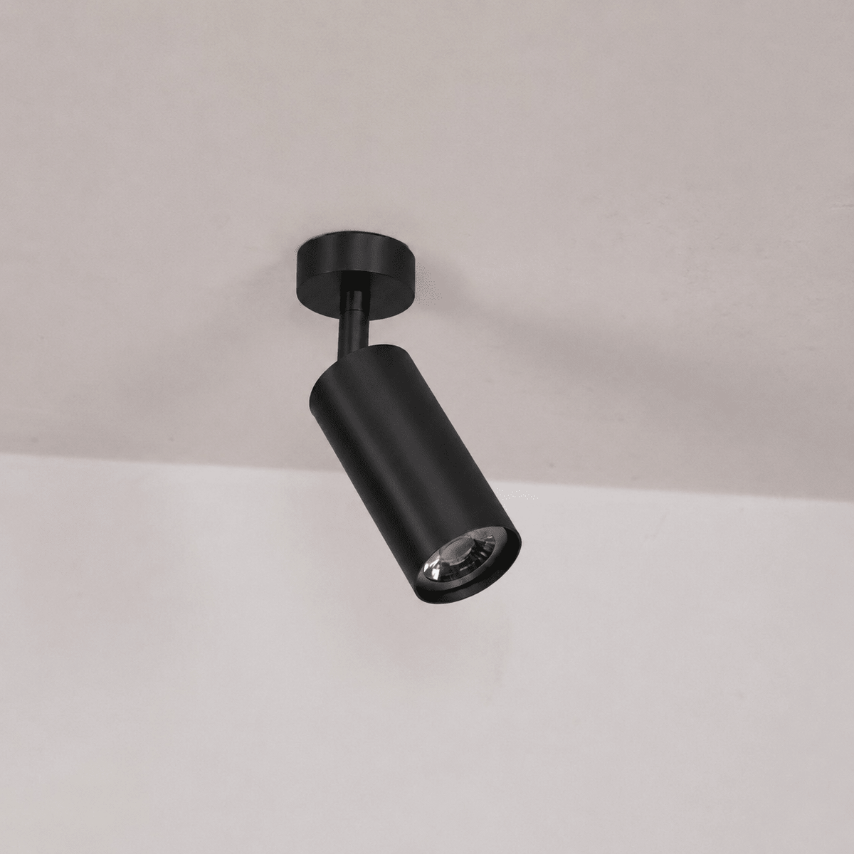 Adjustable wall lamp with brass or black finish – 2 to 4 light points | Sansoti