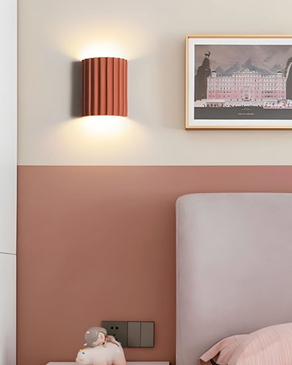 Wall Lamp Ribbed Texture Green with Two-Sided Light Beam for Cozy Spaces | Sansoti