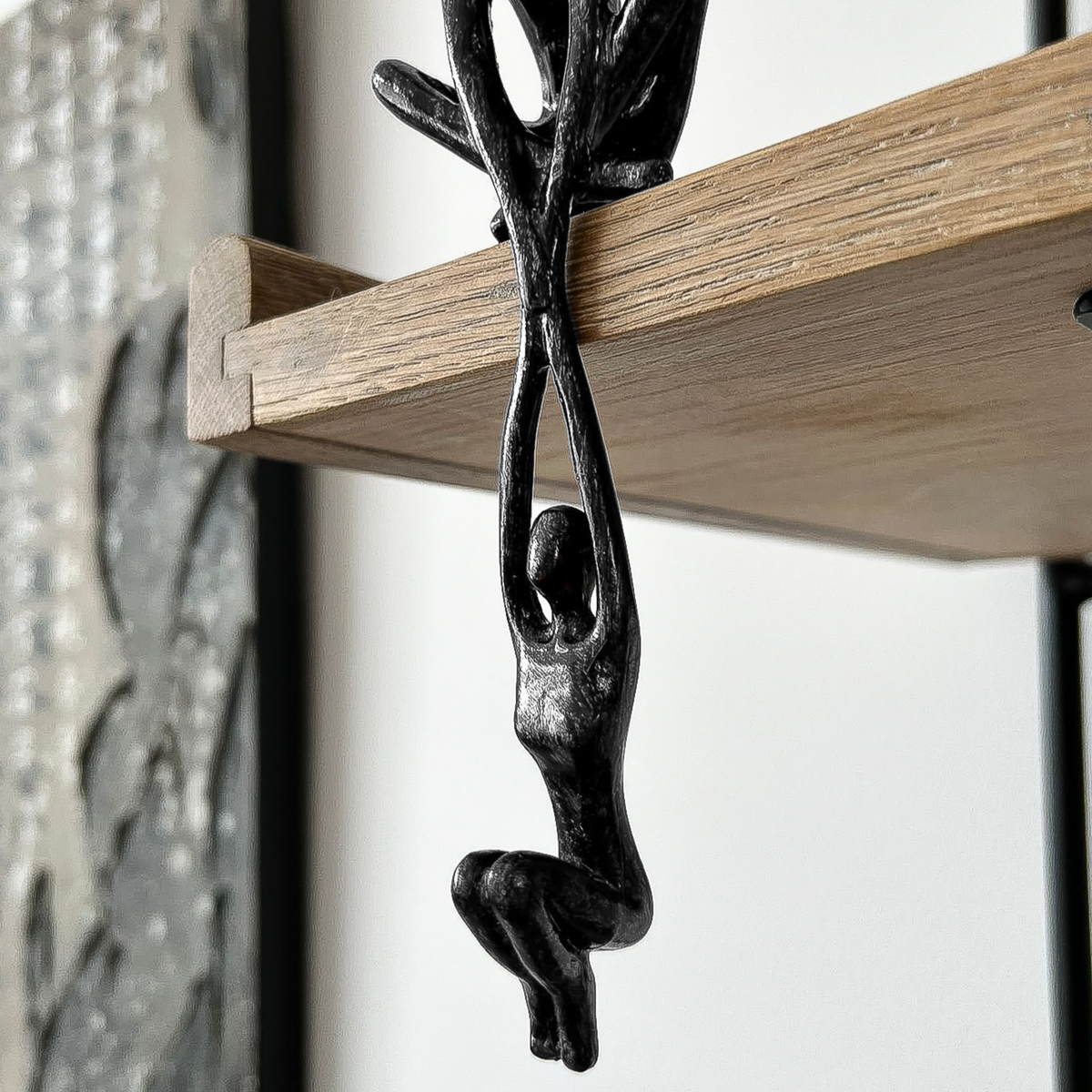 Eternal Duo Sculpture – Decorative Artwork of Two Connected Figures | Sansoti