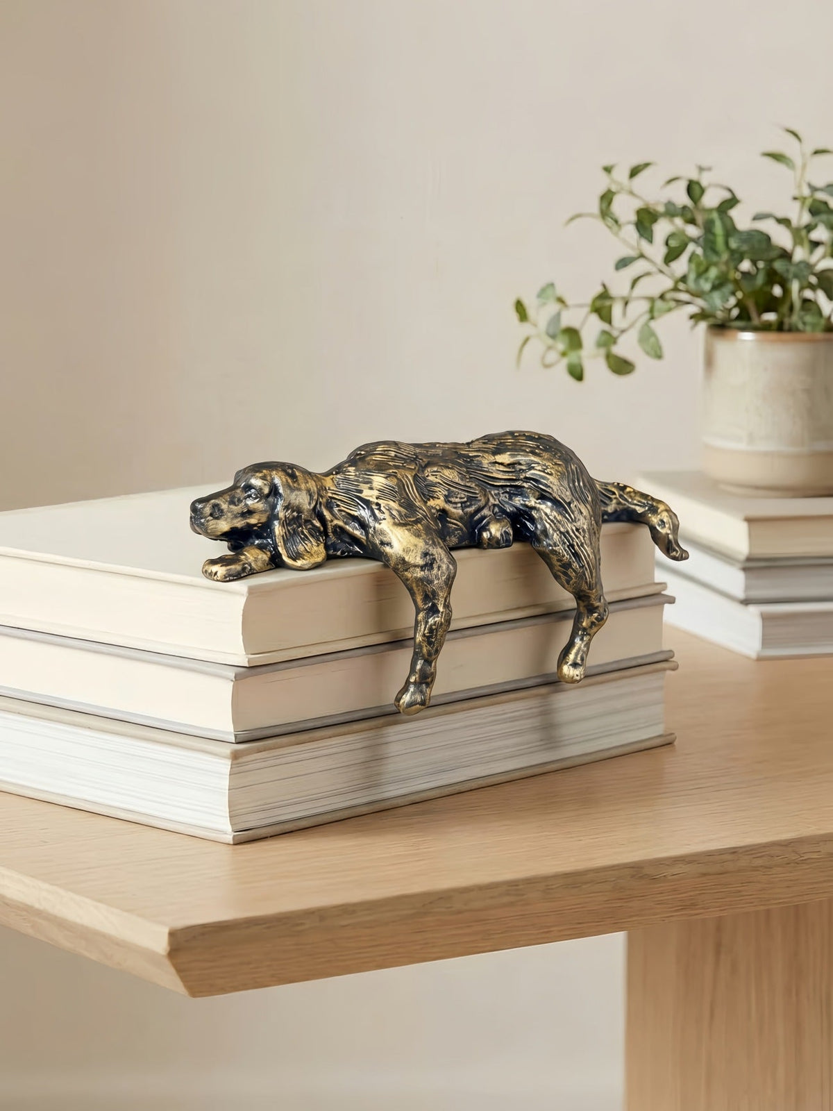 Geometric Iron Dog Figurine – Minimalist Decorative Sculpture for Desk | Sansoti