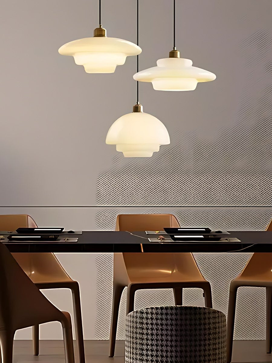 Glas-Hängeleuchte mit geschichtetem Design – milchweiß mattiertes Glas für Esszimmer und Wohnzimmer | Sansoti