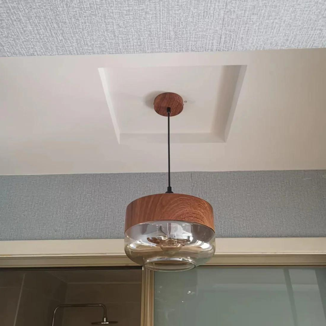 Lámpara colgante escandinava de cristal con aspecto de madera: iluminación cálida de diseño para salón y comedor | Sansoti