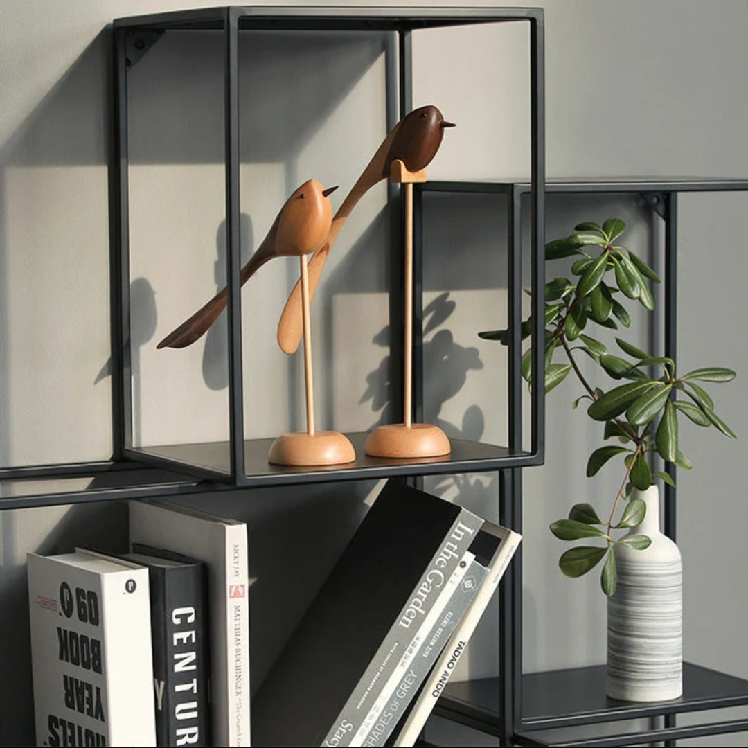 Set de 2 sculptures d’oiseaux en bois au design scandinave, objet décoratif en bois rouge pour le salon | Sansoti