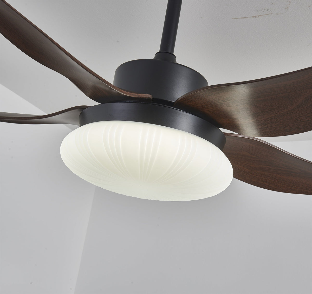 Moderner Deckenventilator mit Beleuchtung und Fernbedienung Holzdesign 106 cm | Sansoti