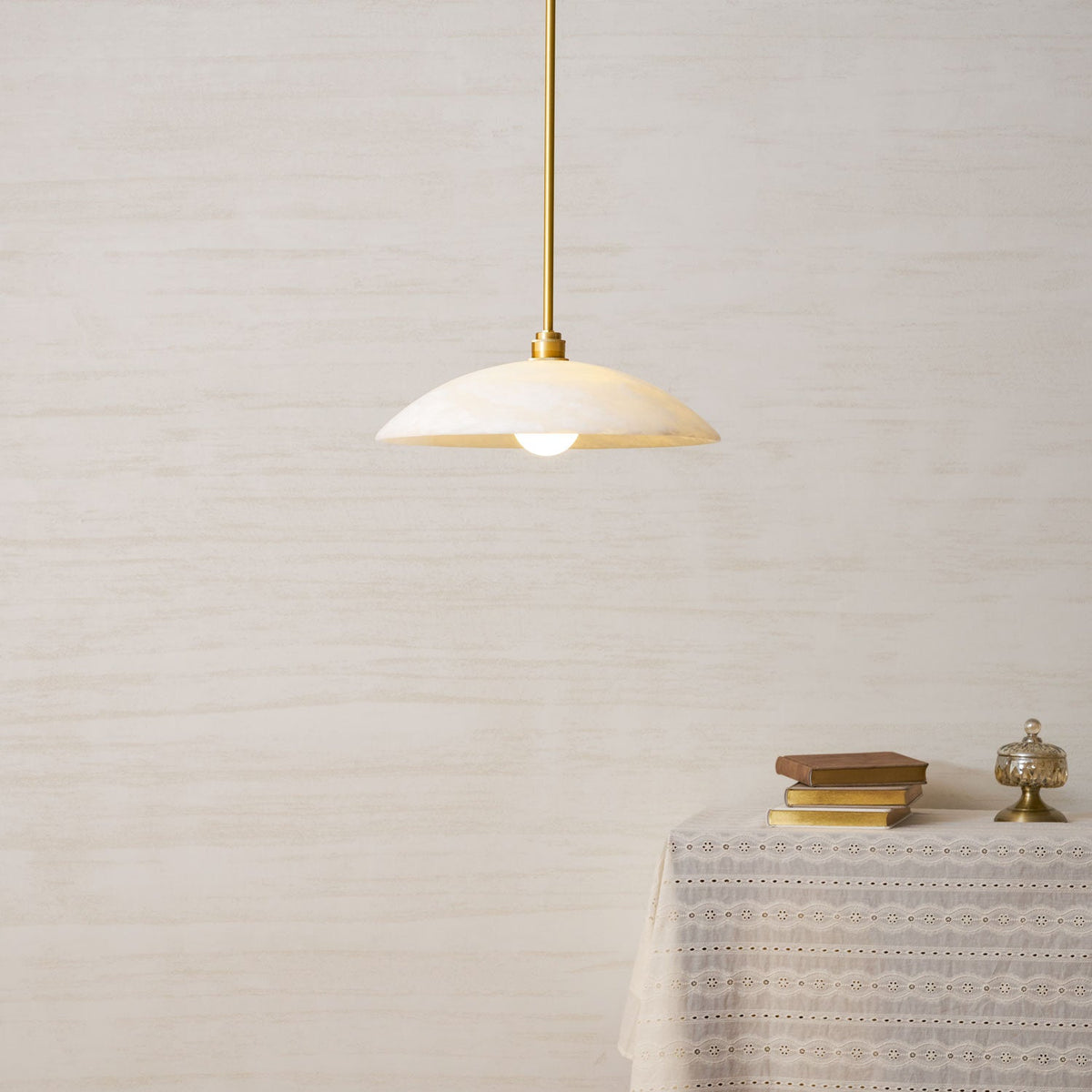 Koepelvormige Hanglamp Albast met Koperen Fitting – Ø30cm & Ø40cm – Natuursteen – Warme Uitstraling Eetkamer Keuken Woonkamer | Sansoti