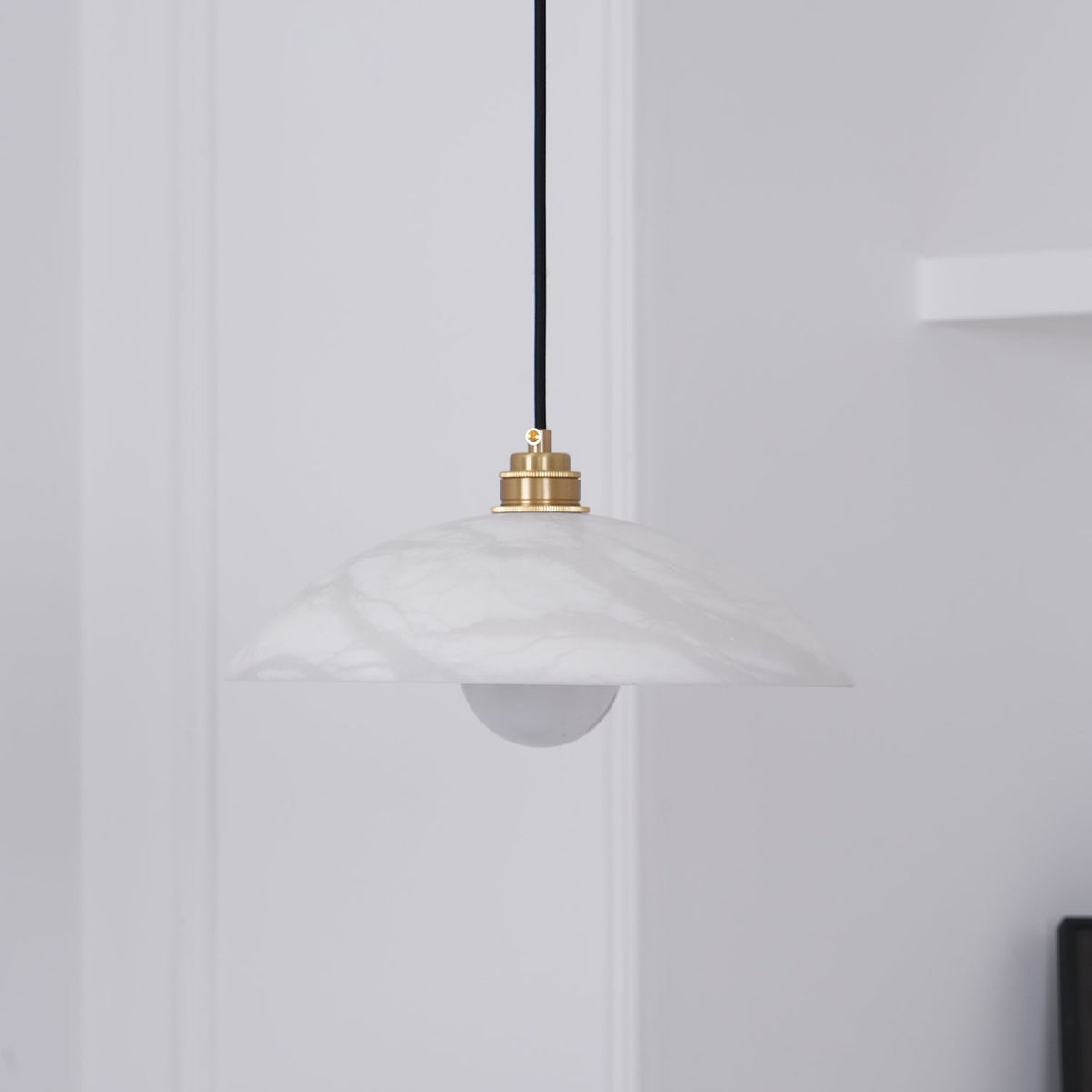 Koepelvormige Hanglamp Albast met Koperen Fitting – Ø30cm & Ø40cm – Natuursteen – Warme Uitstraling Eetkamer Keuken Woonkamer | Sansoti