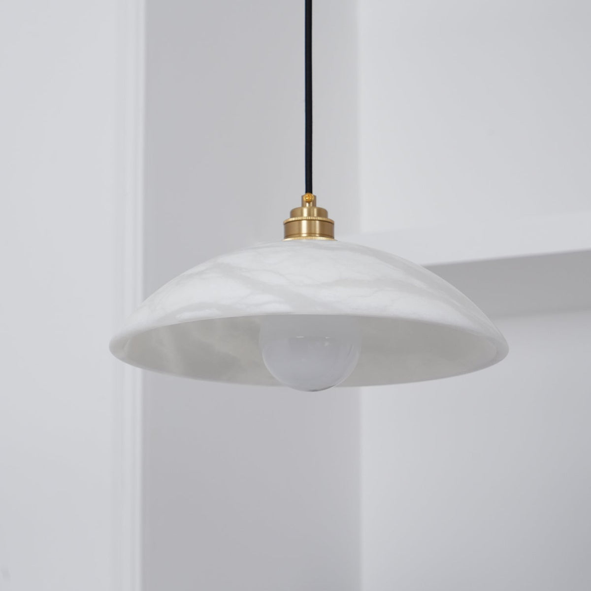 Koepelvormige Hanglamp Albast met Koperen Fitting – Ø30cm & Ø40cm – Natuursteen – Warme Uitstraling Eetkamer Keuken Woonkamer | Sansoti