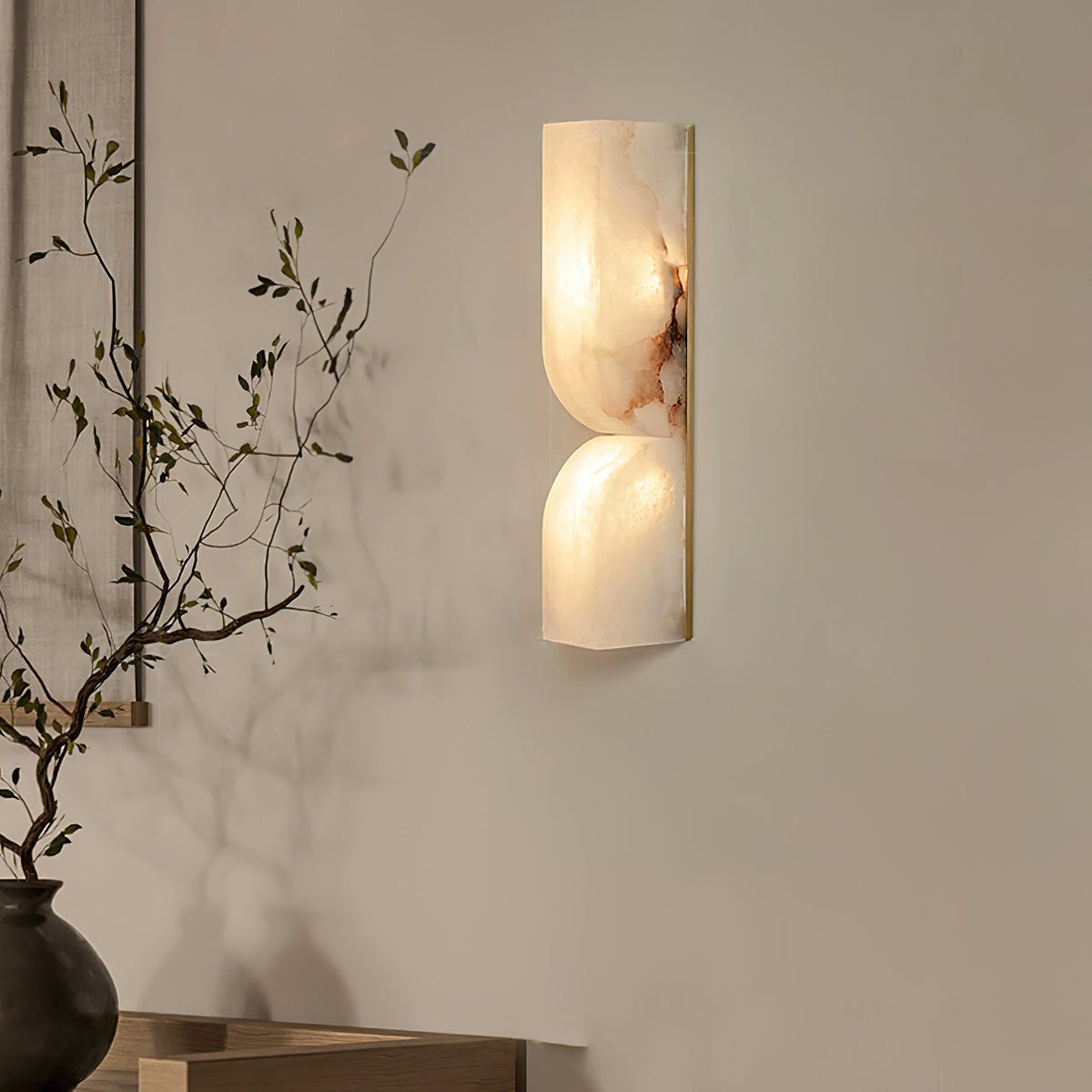 Natuursteen Wandlamp – Massief Alabaster met Organische Vormgeving & Warm Licht | Sansoti