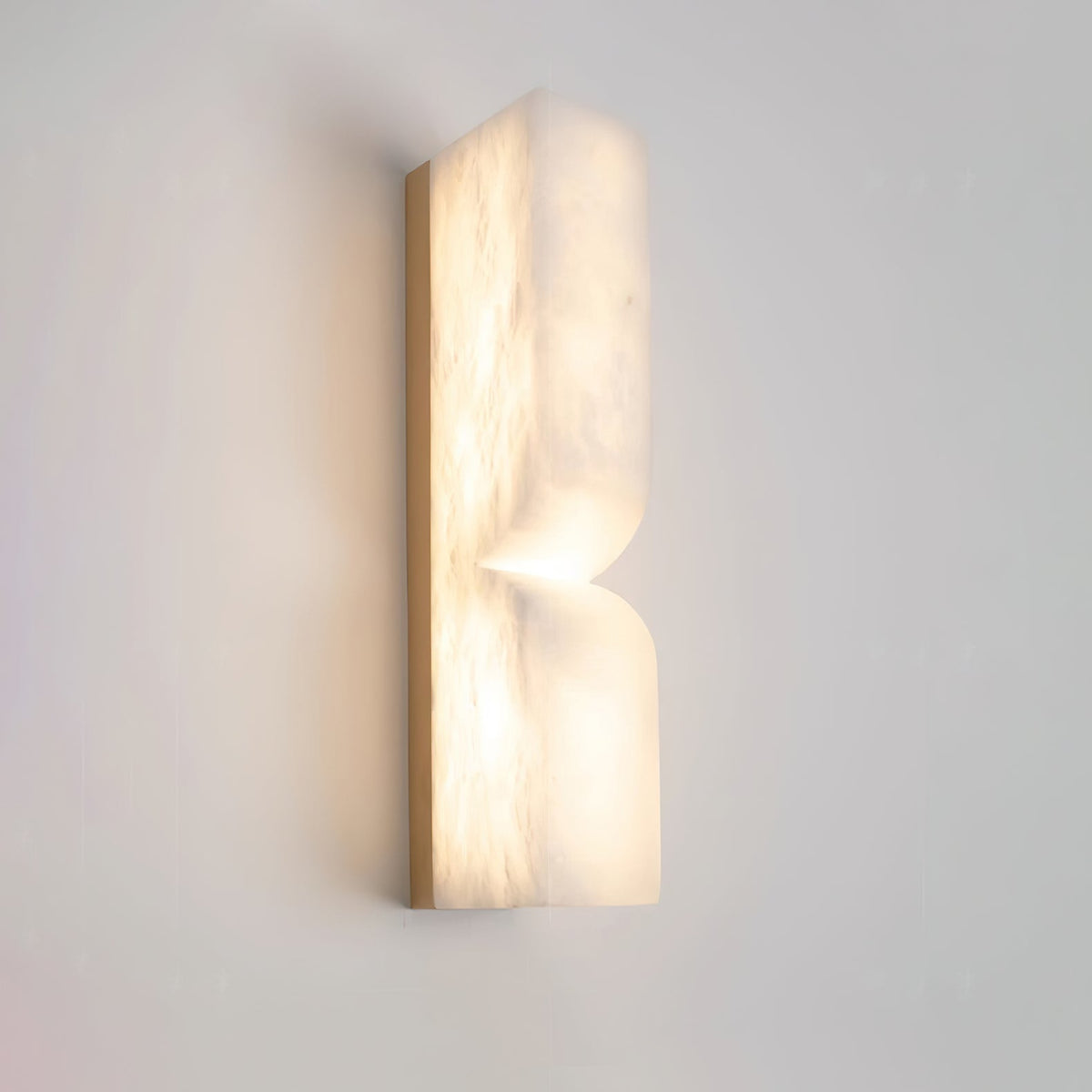 Natuursteen Wandlamp – Massief Alabaster met Organische Vormgeving & Warm Licht | Sansoti