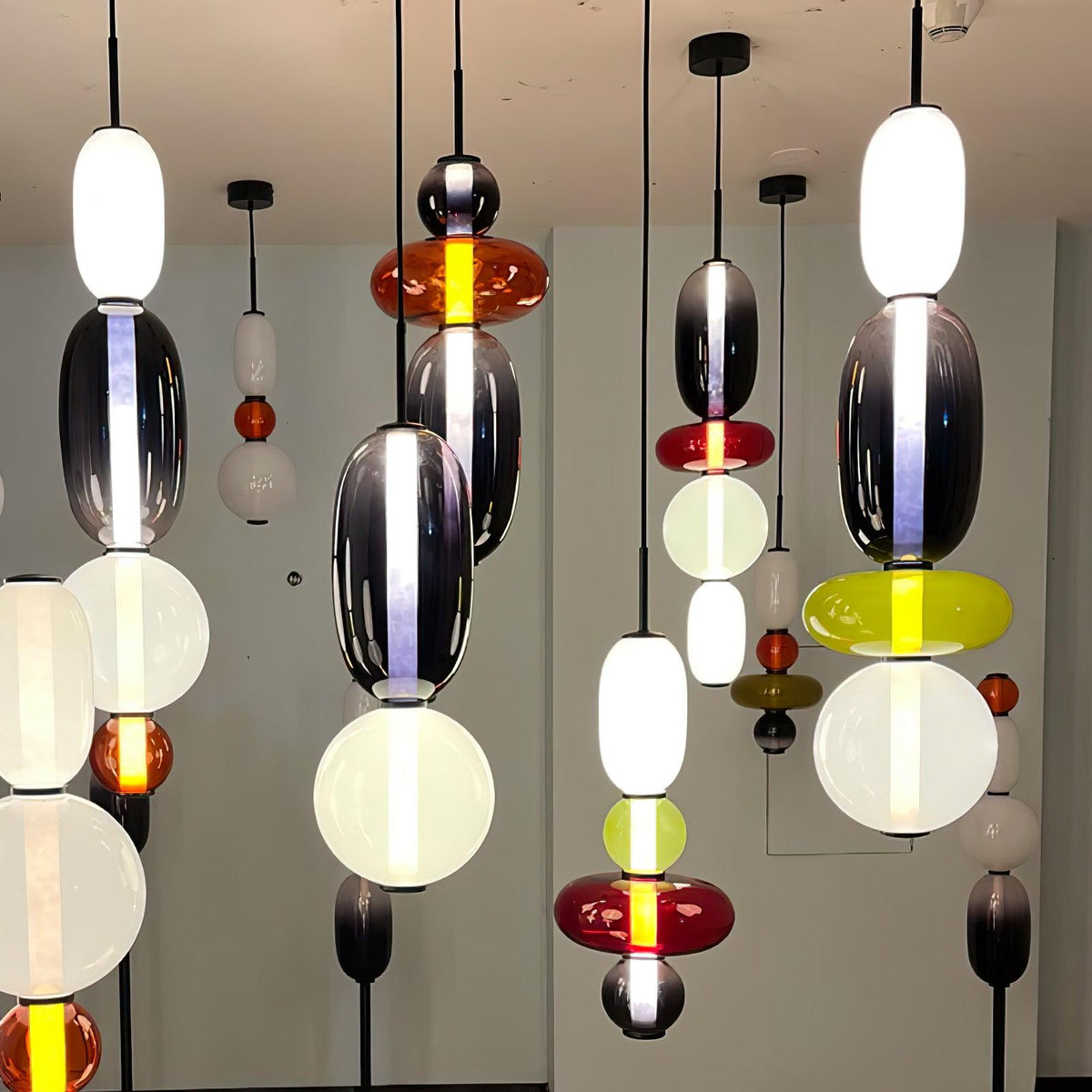 Pendelleuchte mit LED-Glaskugel, dimmbar, mit Fernbedienung, Metall und Acryl, für Esszimmer und Wohnzimmer, modernes stimmungsvolles Design | Sansoti