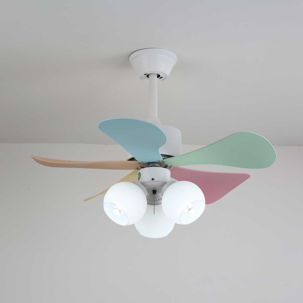 Deckenventilator mit farbigem Glaslicht – Ø76 cm dimmbar – 6 Geschwindigkeiten inkl. Fernbedienung – leiser Motor – modernes Design für Wohnzimmer und Schlafzimmer | Sansoti