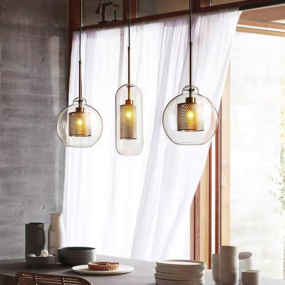 Glas-Hängelampe mit Metall-Gitterschirm Transparent Bernstein Schwarz Gold 20-30cm Skandinavisches Design Esszimmer Küche | Sansoti