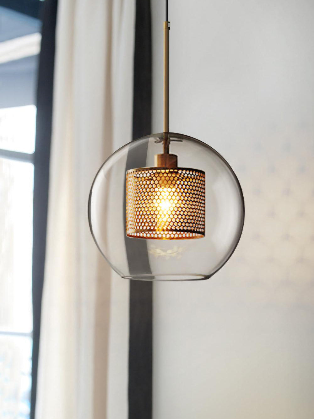 Glas-Hängelampe mit Metall-Gitterschirm Transparent Bernstein Schwarz Gold 20-30cm Skandinavisches Design Esszimmer Küche | Sansoti