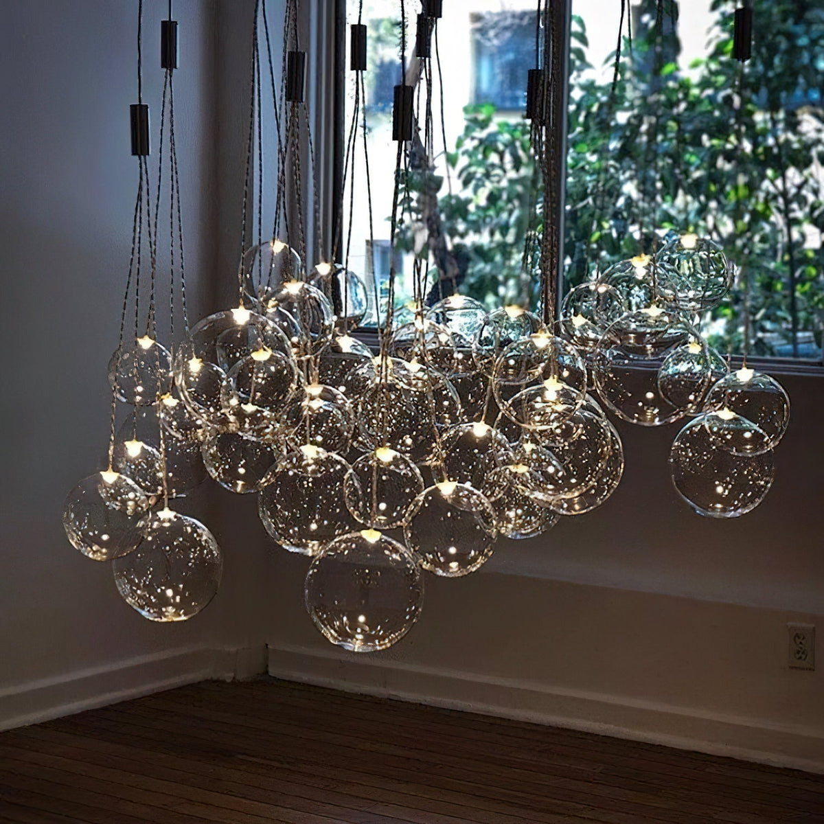 Glazen Hanglamp met Metalen Cluster Bellenbollen Moderne Verlichting | Sansoti