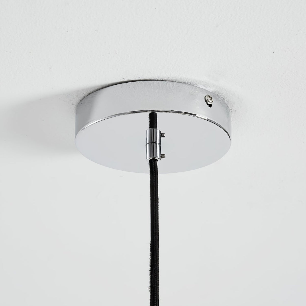 Moderner Sputnik-Kronleuchter mit farbigen Acrylelementen und weißen Glaskugeln – Design-Hängeleuchte mit mehreren Lichtpunkten | Sansoti