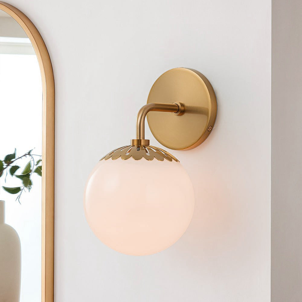 Art Deco Wall Lamp with Flower Shade and Glass Globe – Design Wall Lighting in Brass, Black, or Nickel for Living Room and Bathroom | Sansoti