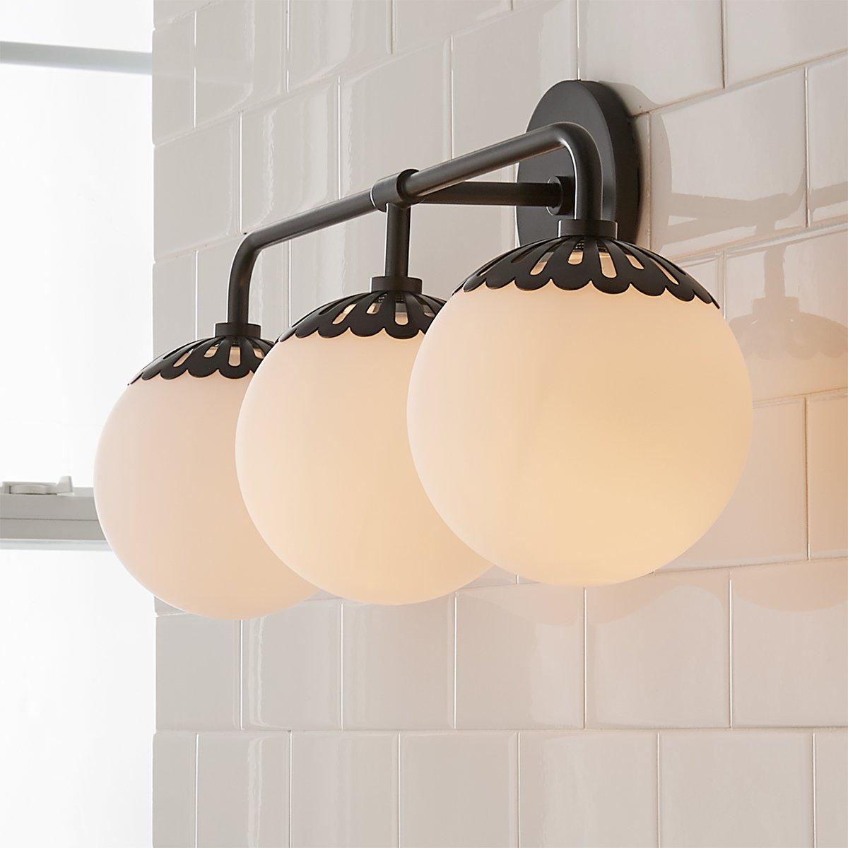 Art Deco Wall Lamp with Flower Shade and Glass Globe – Design Wall Lighting in Brass, Black, or Nickel for Living Room and Bathroom | Sansoti