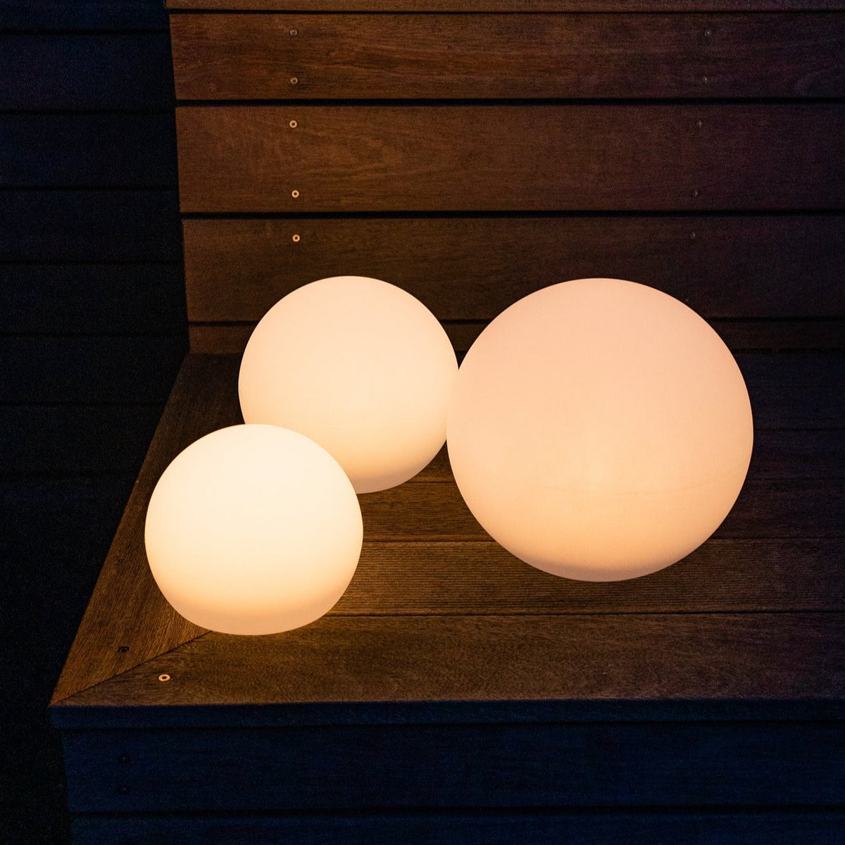 Rechargeable LED Garden Globe with Remote Control 16 Colors Ambient Lighting for Garden Patio and Outdoor Decoration | Sansoti