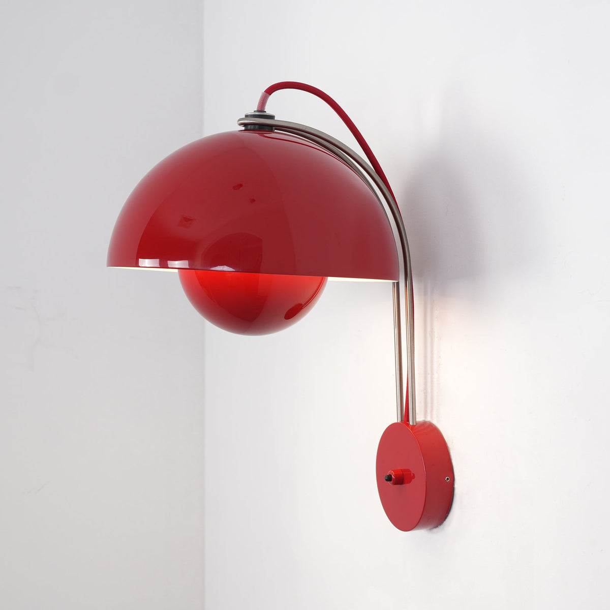VP9 Wall Lamp — Double Dome Style Icon in 13 Colors — Dimmable E26/E27 — For Bedroom, Hallway, Reading Corner | Sansoti