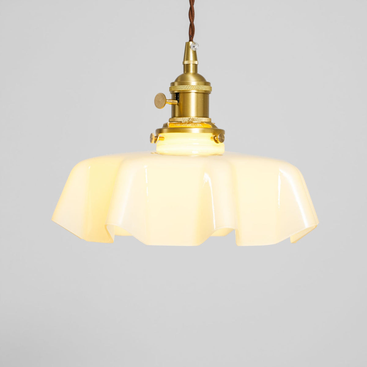 Geplooide Glazen Hanglamp met Messing Armatuur — Vintage Franse Stijl in Wit, Beige, Roze of Blauw — Verstelbare Kabel 150 cm | Sansoti