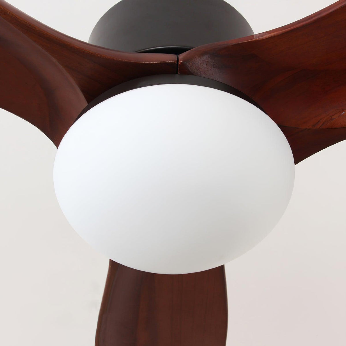 Skandinavischer Deckenventilator mit Beleuchtung Elegance Naturel – Quadratische Holzflügel mit LED-Lampe & Fernbedienung | Sansoti