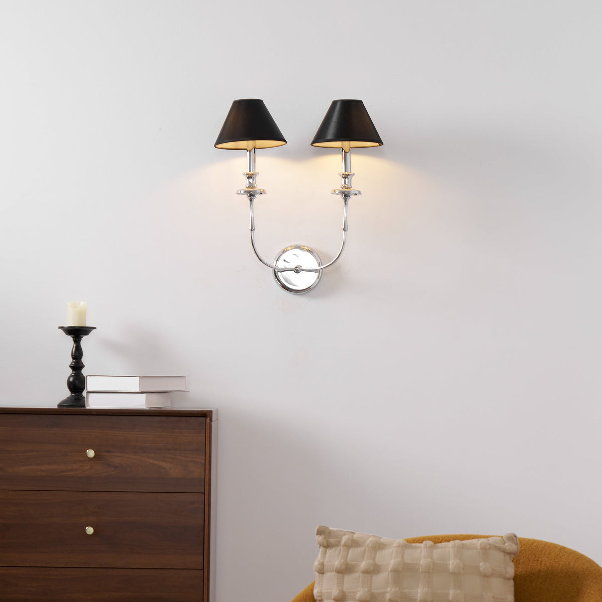 Moderne Wandleuchte mit schwarzem Stoffschirm in Messing, Nickel oder Schwarz – 1 oder 2 Lichtpunkte Designbeleuchtung | Sansoti