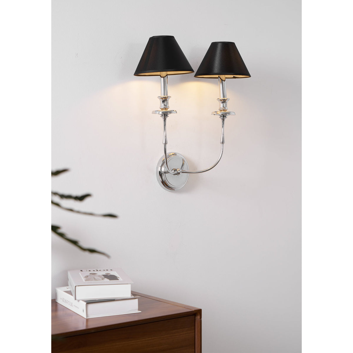 Moderne Wandleuchte mit schwarzem Stoffschirm in Messing, Nickel oder Schwarz – 1 oder 2 Lichtpunkte Designbeleuchtung | Sansoti