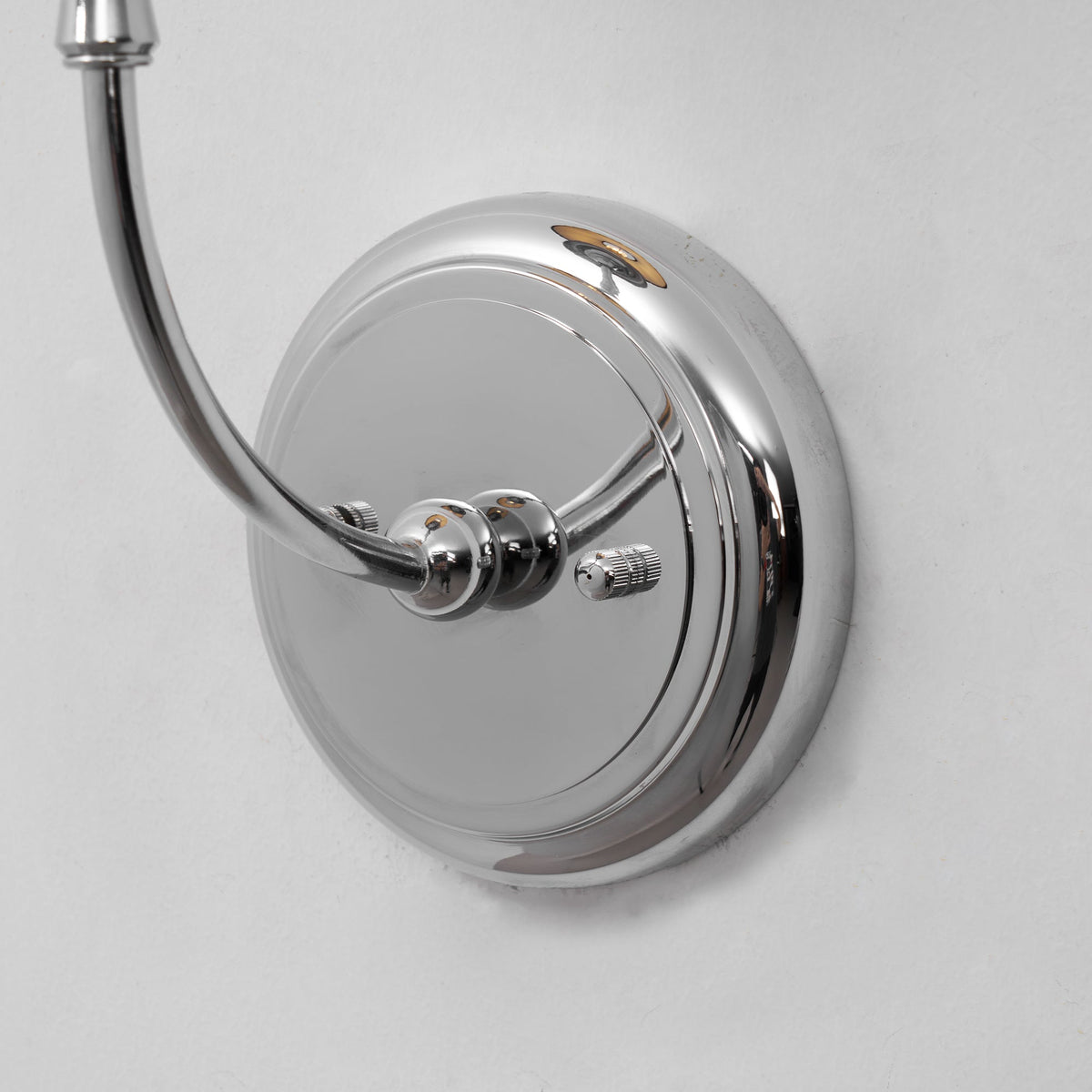 Moderne Wandleuchte mit schwarzem Stoffschirm in Messing, Nickel oder Schwarz – 1 oder 2 Lichtpunkte Designbeleuchtung | Sansoti