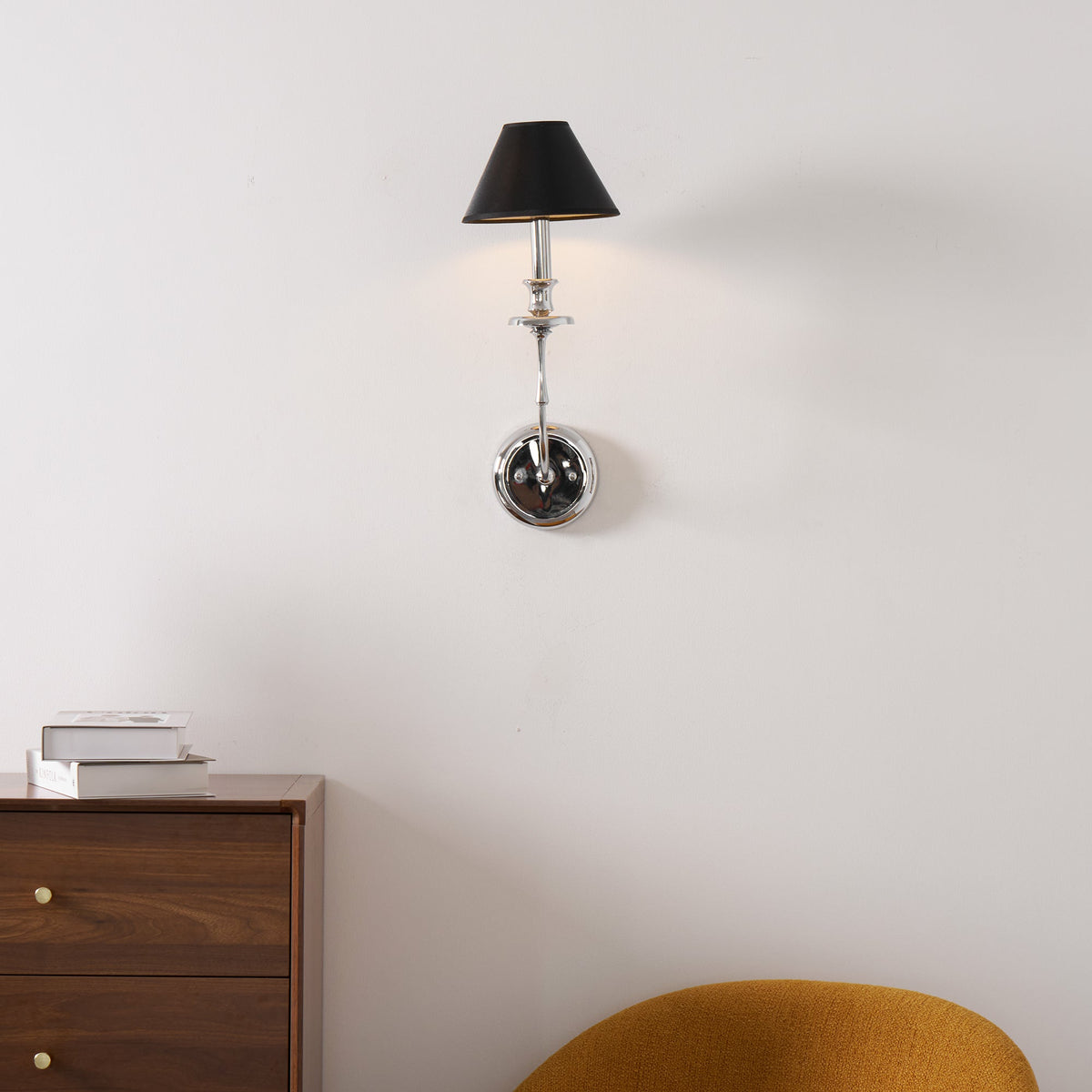Moderne Wandleuchte mit schwarzem Stoffschirm in Messing, Nickel oder Schwarz – 1 oder 2 Lichtpunkte Designbeleuchtung | Sansoti
