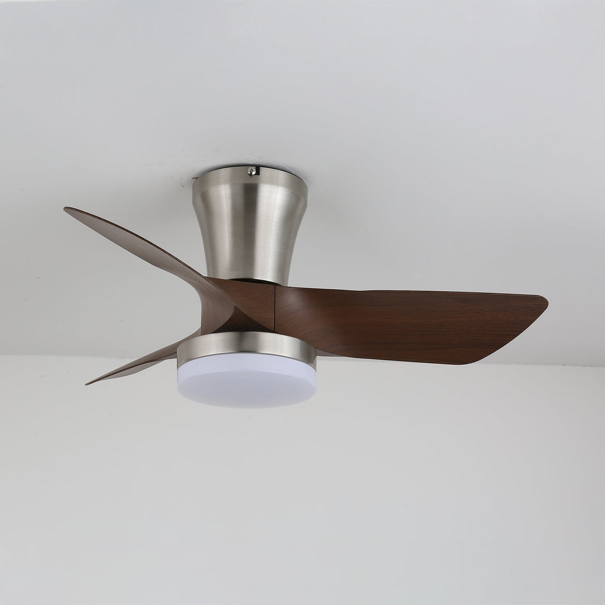 Moderner Holz-Deckenventilator Trivon mit integrierter Beleuchtung – Einstellbare Geschwindigkeit & Fernbedienung | Sansoti
