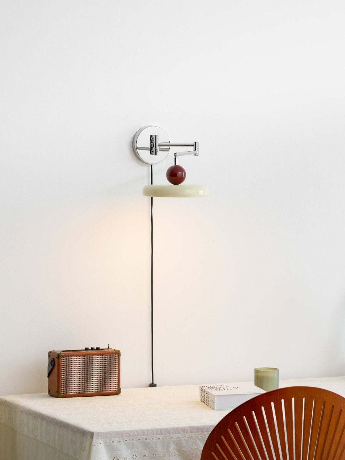 Round Plug-In Wall Light – Scandinavian Design with Integrated LED and 3 Color Temperatures | Sansoti
