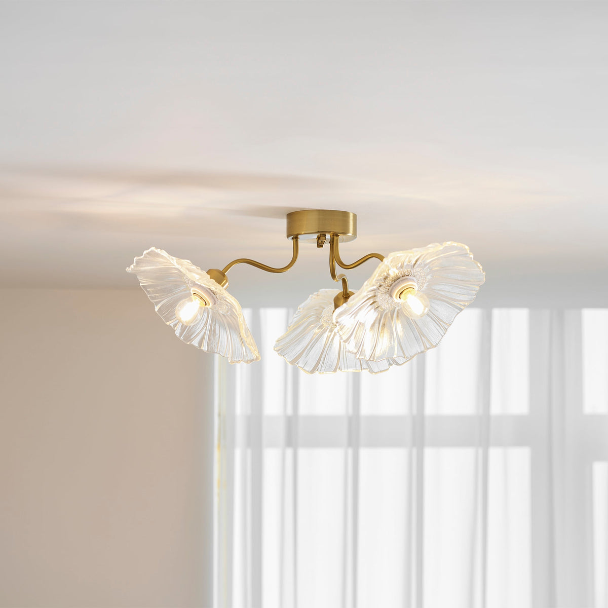 Glass Ceiling Lamp with Leaf Motif – 3, 5 or 6 Light Points – Golden Fixture with Clear or Pink Frosted Glass | Sansoti