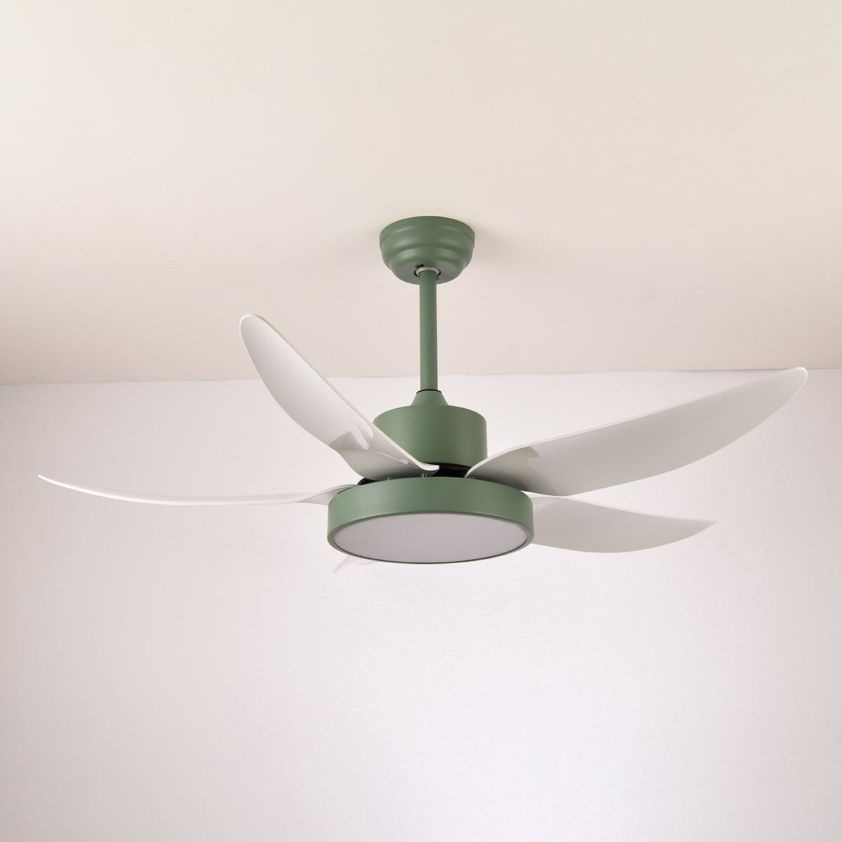 Moderner Deckenventilator Auron mit integrierter LED-Beleuchtung | Leise & stilvoll | Sansoti
