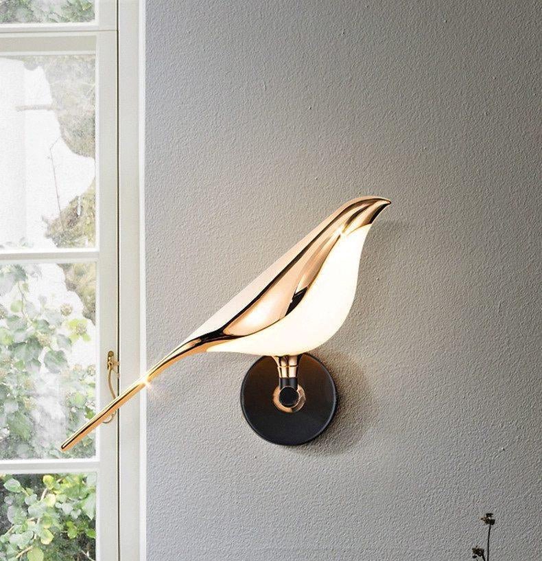 Lampa ścienna z motywem ptaka i regulowanymi ramionami — czarno-różowozłoty design, 1 lub 2 punkty świetlne, magnetyczny ptak, nowoczesne oświetlenie dekoracyjne | Sansoti