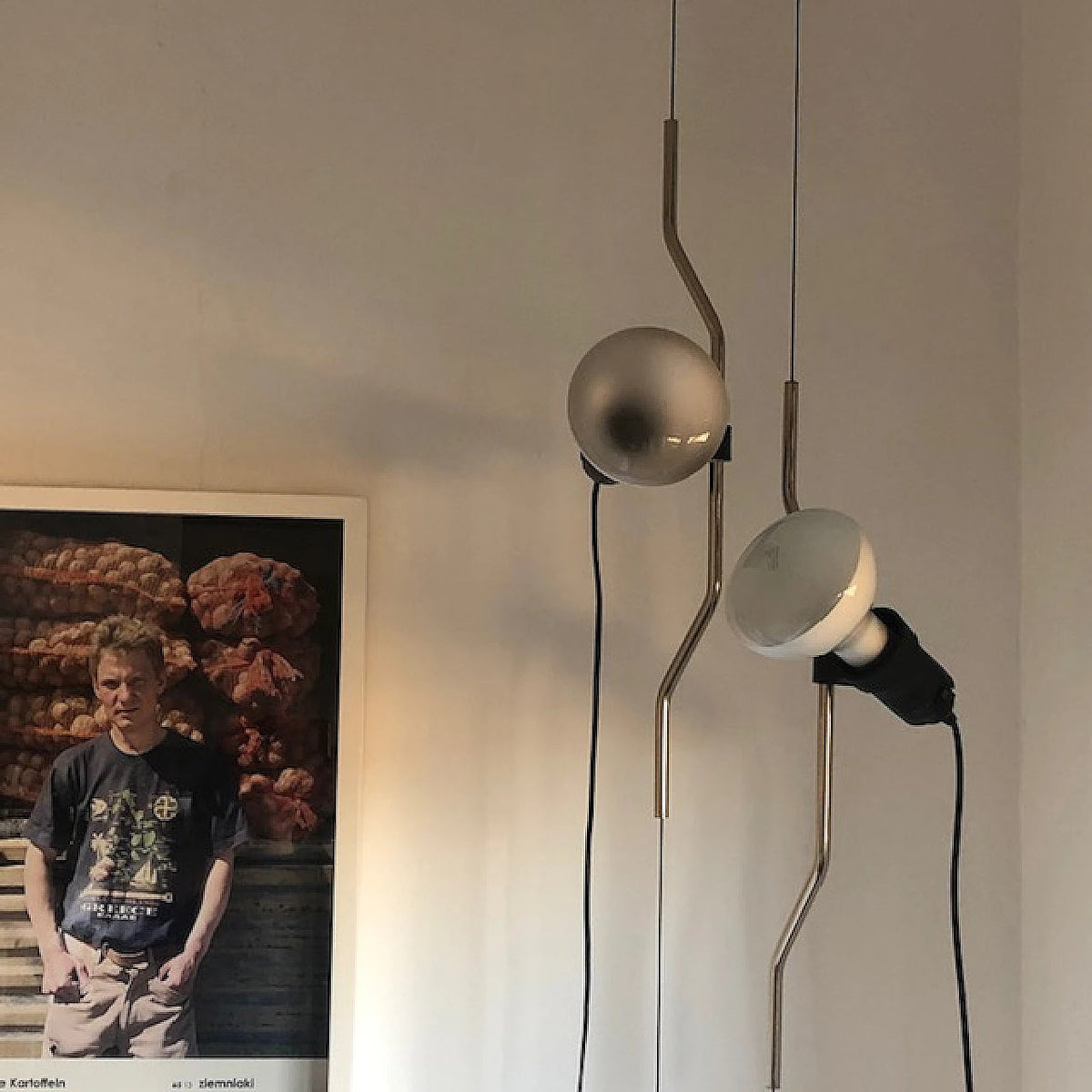 Suspension réglable en hauteur avec abat-jour tubulaire en métal – Noir/Blanc/Rouge | Sansoti