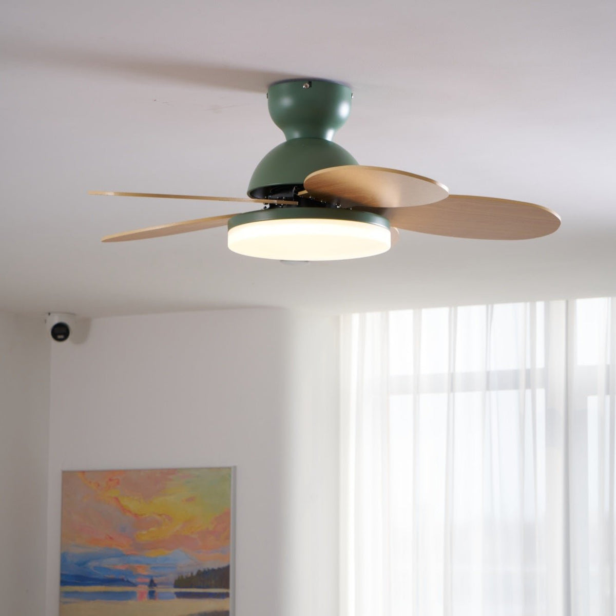 Liora Plafondventilator met Verlichting en Gekleurde Glazen Bladeren voor Kinderkamer – Moderne Ceiling Fan met LED en Afstandsbediening – Verstelbare Snelheid Plafondventilator met Licht in Meerdere Kleurvarianten | Sansoti
