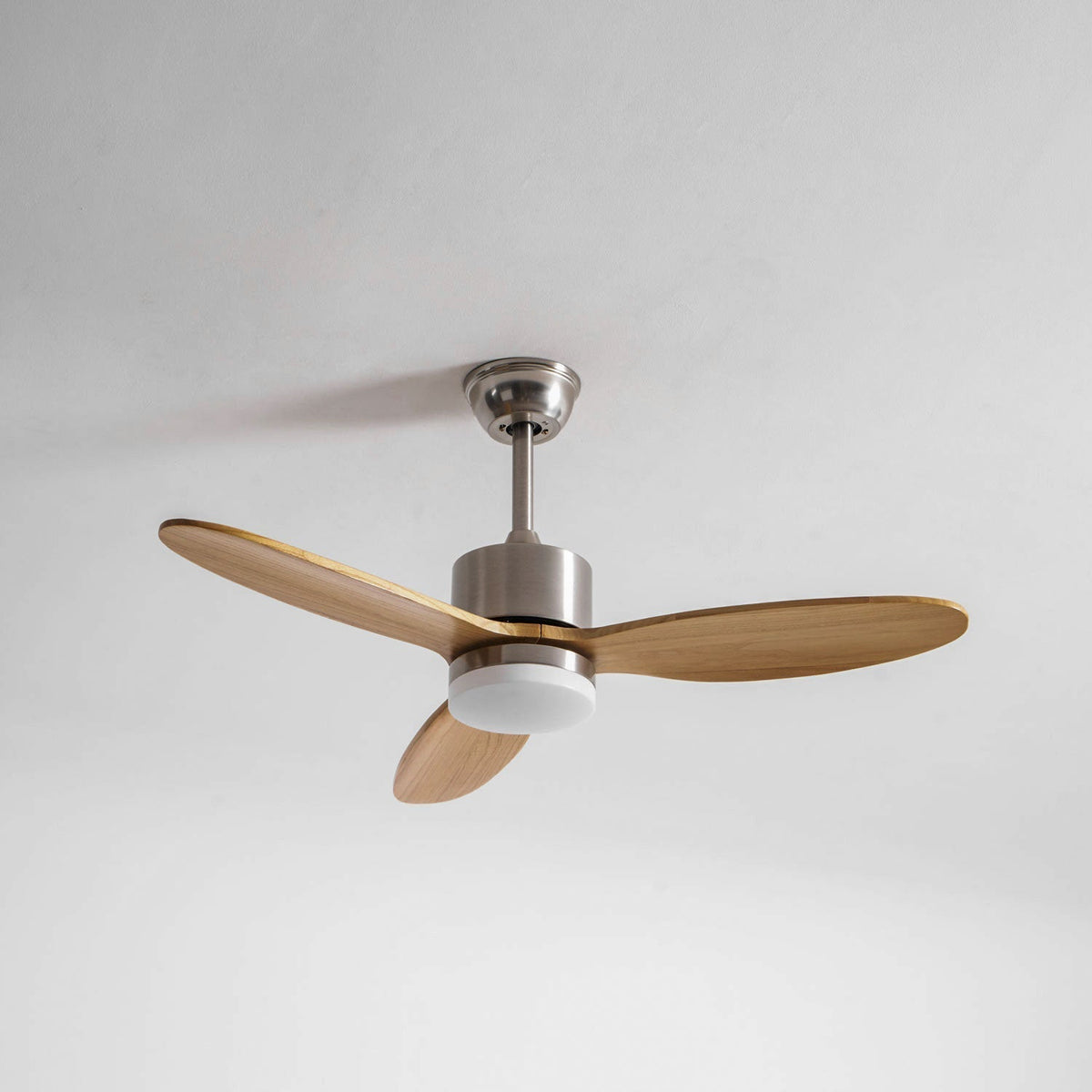 Deckenventilator mit integrierter LED-Beleuchtung – Dimmbar & Verstellbar – Leise & Energiesparend | Sansoti