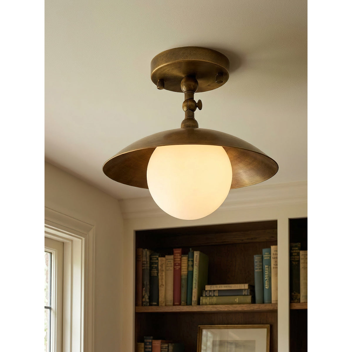 Plafondlamp met Glazen Kap en Messing Afwerking 25,5 cm Luxe Sierverlichting voor Hal Gang en Woonkamer | Sansoti