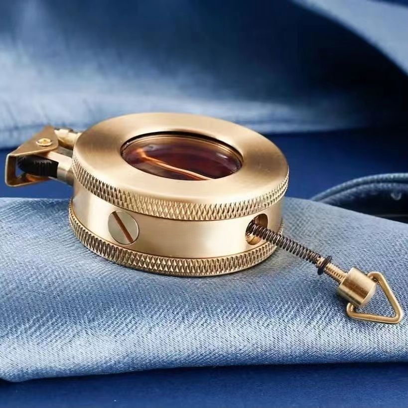 Vintage Retro Benzinfeuerzeug – Klassisches Nachfüllbares Taschenfeuerzeug für Sammler | Sansoti