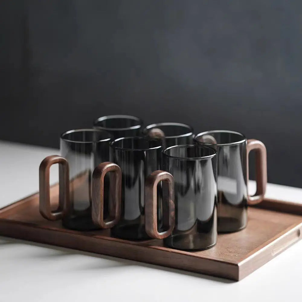Glasbecher mit Holzgriff – Hitzebeständiges Borosilikatglas für Tee, Kaffee, Saft – Skandinavisches Küchen-Trinkglas | Sansoti