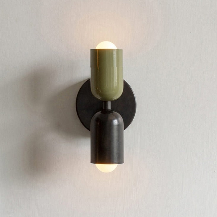 Moderne Wandleuchte mit farbigem Schirm – Glaspunktlicht für lebendige Räume | Sansoti
