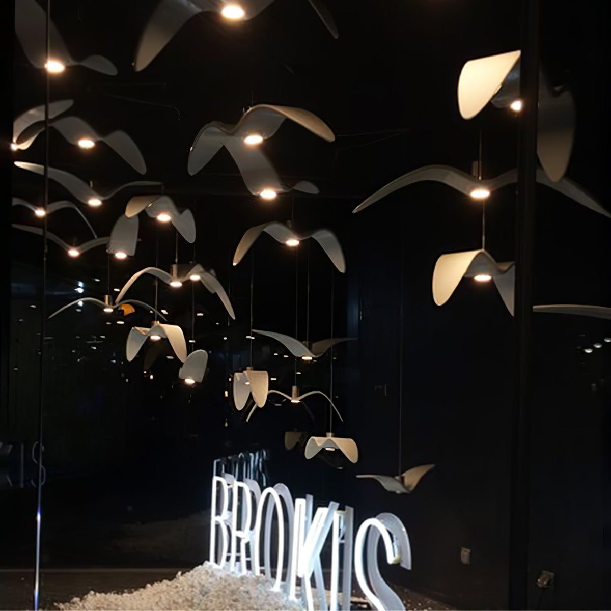 Suspension LED design oiseau résine aluminium blanc noir 3000K 4000K 6000K salon lampe pendante minimaliste organique plafonnier | Sansoti