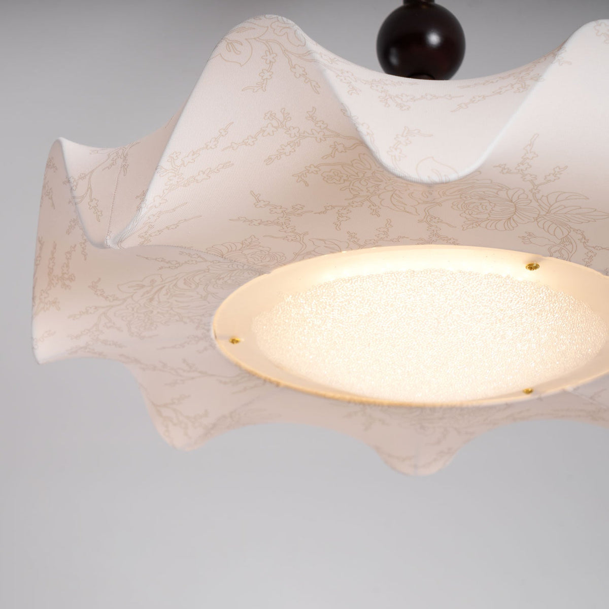 Ceiling Lamp with Petal Design – Walnut & Gold – Integrated LED – Ø50cm × H44cm | Sansoti