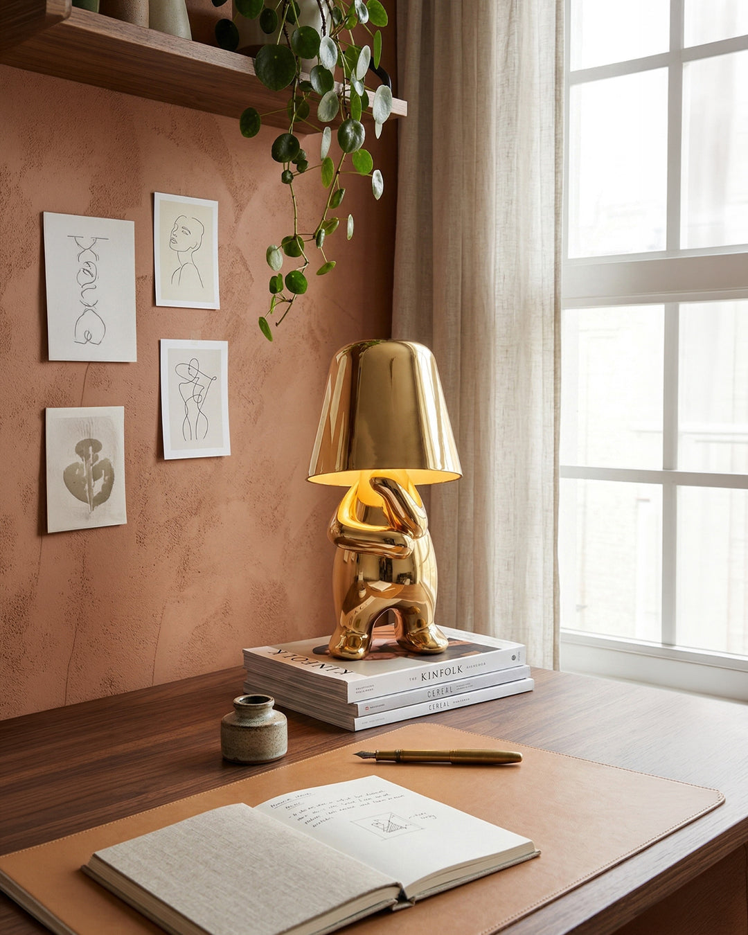 Lampe de table en métal sculpture figure lumière d’ambiance tactile dimmable LED veilleuse or argent design moderne décoratif | Sansoti