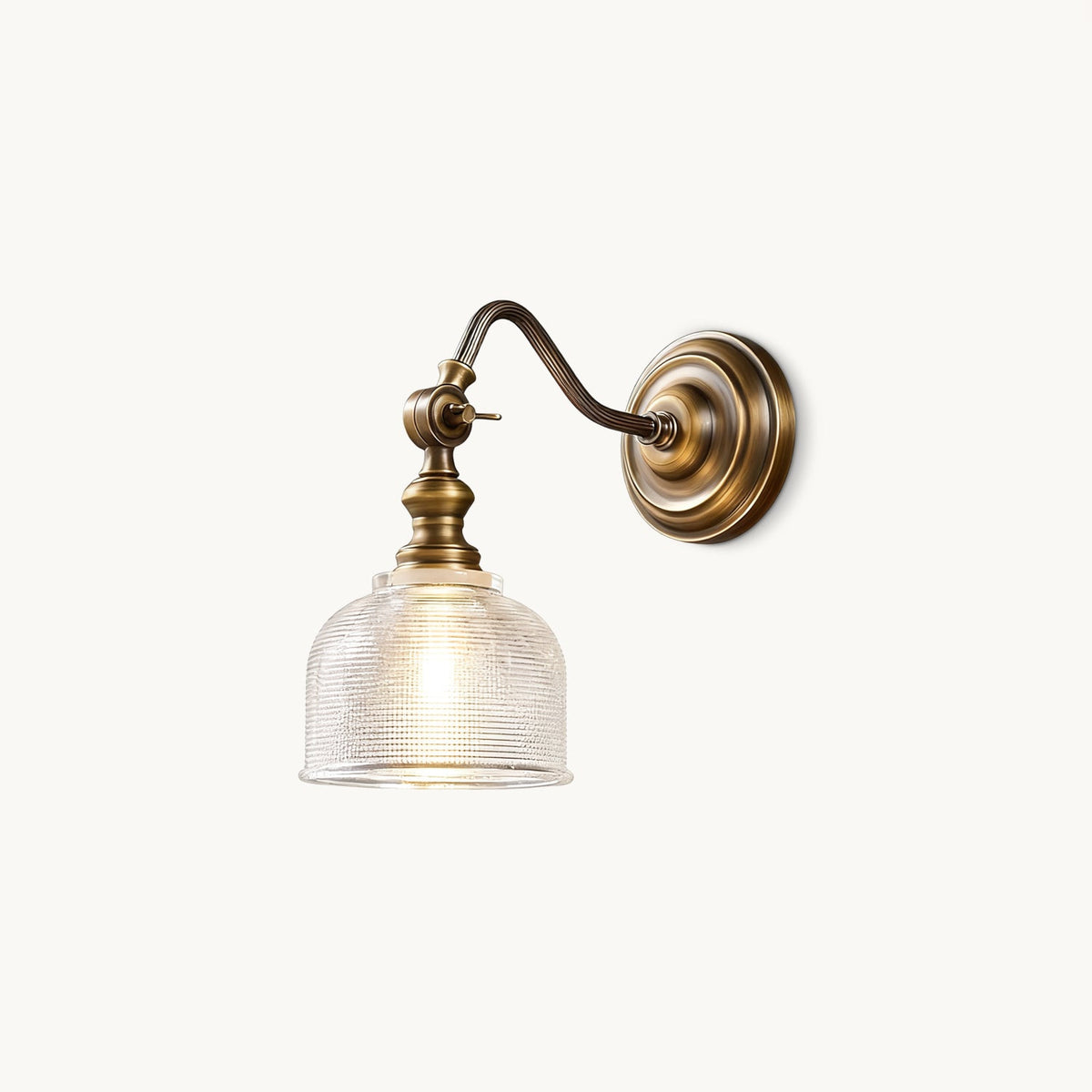 Tristan-wandlamp van messing en glas – klassiek design met warm licht voor keuken, eetkamer en woonkamer | Sansoti