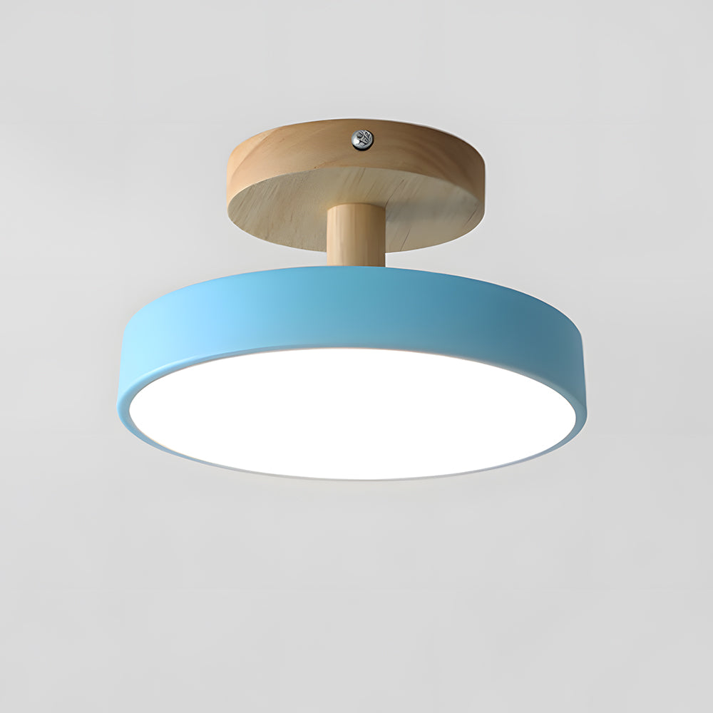 Plafón de madera natural y pantalla en tonos pastel | Diseño escandinavo moderno para dormitorio y salón | Sansoti